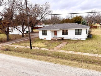 413 N Washington St, West, TX 76691