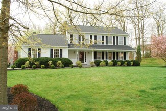 8600 Chase Glen Cir, Fairfax Station, VA 22039