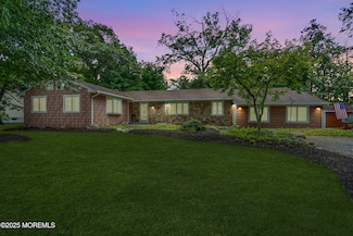 14 Copperfield Ct, Eatontown, NJ 07724