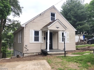 15 Plane St, Butler, NJ 07405