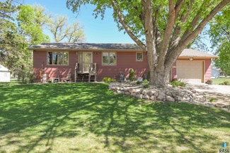 710 E 4th St, Bridgewater, SD 57319