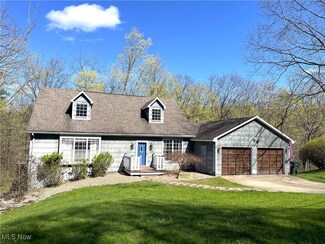 205 Deerwalk Cir, Marietta, OH 45750