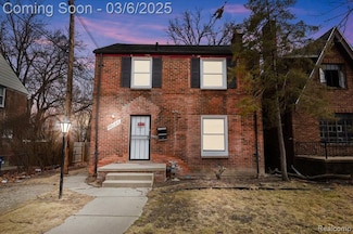18094 Pennington Dr, Detroit, MI 48221