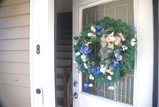 8 Pine St, Dudley, MA 01571