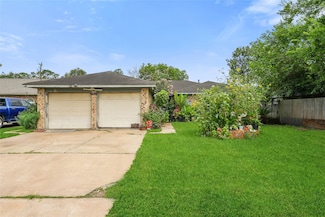 205 Cole St, Webster, TX 77598