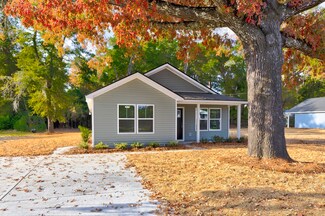 911 N Lemacks St, Walterboro, SC 29488