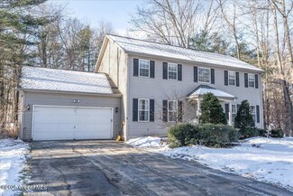 9 Greylock Dr, Gansevoort, NY 12831