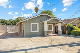 876 Chestnut St, San Jose, CA 95110