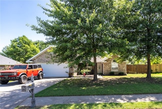 2218 Brookview St, Elkins, AR 72727