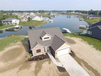 240 Lane 280 Hamilton Lake, Hamilton, IN 46742