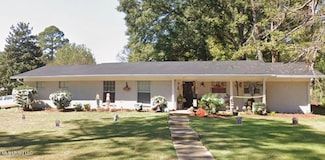 1124 Woodville Dr, Jackson, MS 39212