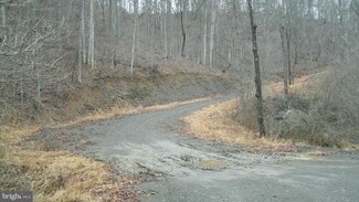 100 Vanburren Rd, Neelyton, PA 17239