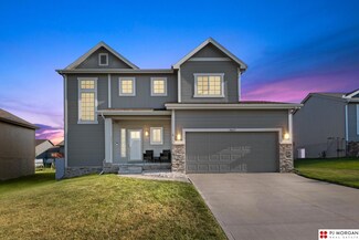 16613 Hanover St, Bennington, NE 68007