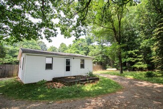53830 N Fisher Lake Rd, Three Rivers, MI 49093