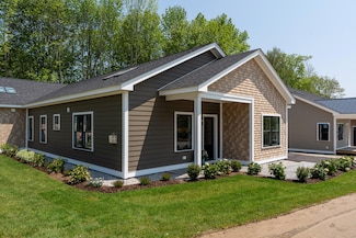4 Daybreak Ln Unit 4, Windham, ME 04062