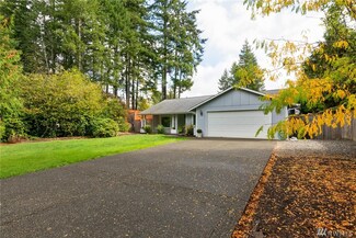 211 E Lake Forest Dr, Allyn, WA 98524