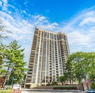 900 Palisade Ave Unit 2104, Fort Lee, NJ 07024