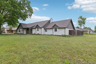 8545 E 35th St, Tulsa, OK 74145