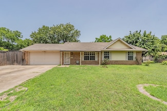 300 Sunset Dr, Euless, TX 76040