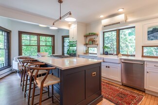 7 Emily Ln, Gloucester, MA 01930