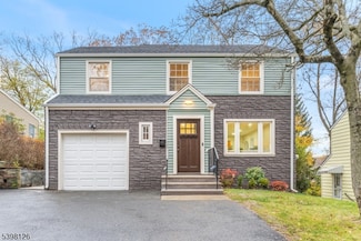 12 Linden Ave, Verona, NJ 07044