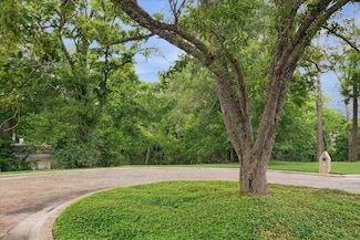 7 Carlton Park Ct, Piney Point Village, TX 77024
