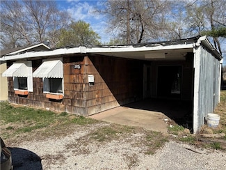 2905 S 50th St, Kansas City, KS 66106