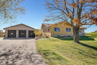 W5285 County Road F, La Crosse, WI 54601