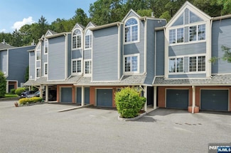 127 Surrey Ct, Ramsey, NJ 07446