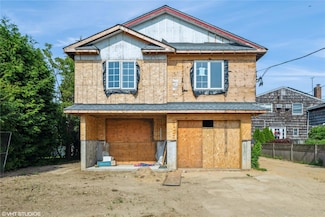 750 Shore Walk, Lindenhurst, NY 11757