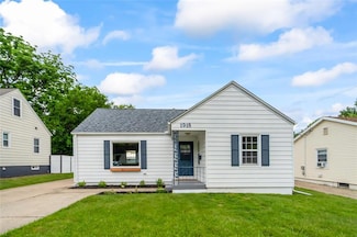 1918 55th St, Des Moines, IA 50310