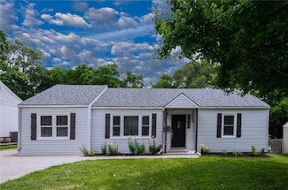 5625 Barton Ln, Shawnee, KS 66203