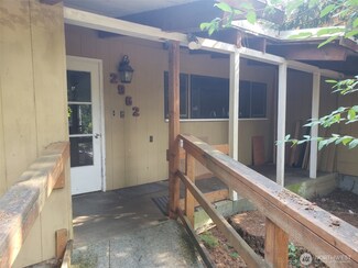 2962 Laurel Rd, Longview, WA 98632