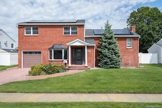 40 Bayview Place, Massapequa, NY 11758