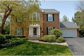 2S670 White Birch Ln, Wheaton, IL 60189
