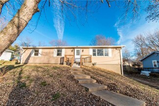903 S 5th St, Savannah, MO 64485