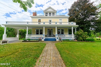 110 Green Ave, Castleton On Hudson, NY 12033