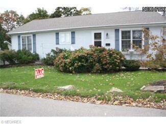 5594 Chagrin Dr, Mentor On the Lake, OH 44060