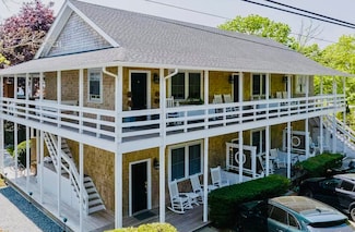 68 Winter St, Edgartown, MA 02539