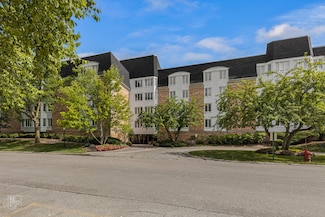 200 Lake Blvd Unit 402, Buffalo Grove, IL 60089