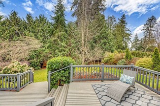 8099 NE Evergreen Ave, Indianola, WA 98342