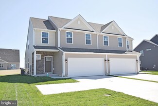 200 Ida Red Dr, Leesport, PA 19533