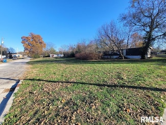 300 S 4th St, Mount Vernon, IL 62864