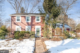 5220 Meadowbrook Dr, Mechanicsburg, PA 17050