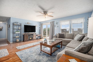 4123 7th St, Galveston, TX 77554