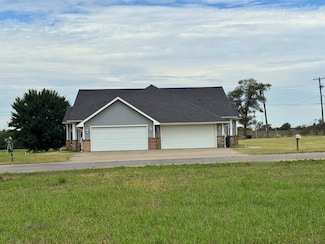 826 N 5th St, Lincoln, KS 67455