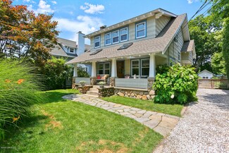 15 Edgewater Dr, Old Greenwich, CT 06870