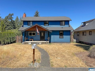 615 W 12th St, Port Angeles, WA 98362