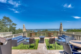 501 Highlands Blvd, Horseshoe Bay, TX 78657