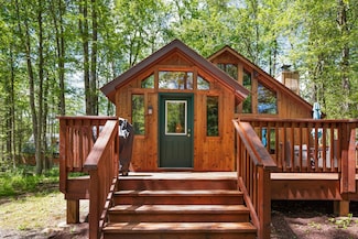 2107 Oak Rd, Pocono Pines, PA 18350
